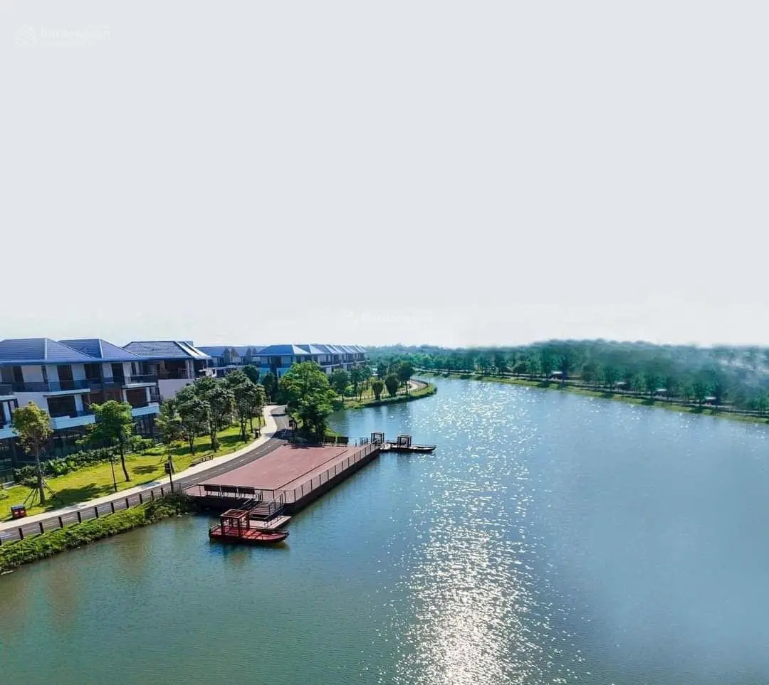 Cần bán căn Villa infinity view trực diện hồ 10x20m, KDT ID Junction Long Thành. LH 0931342525