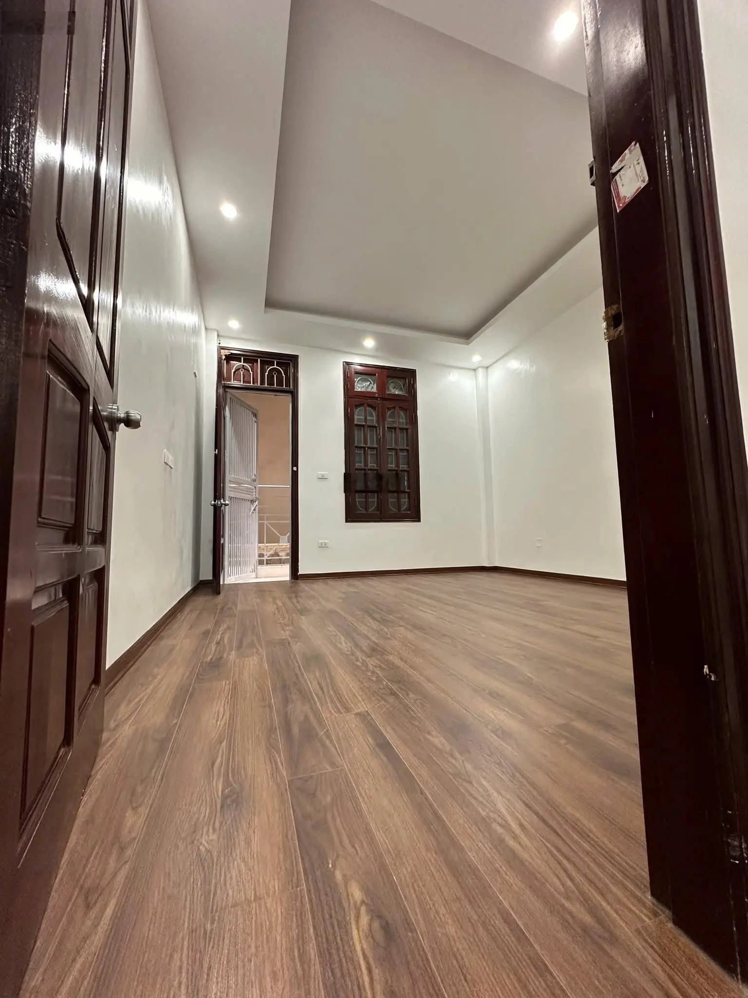 Bán nhanh bán gấp nhà phố văn cao thuỵ khuê tây hồ 50m 5 tầng nhỉnh 10 tỷ view hồ sát phố
