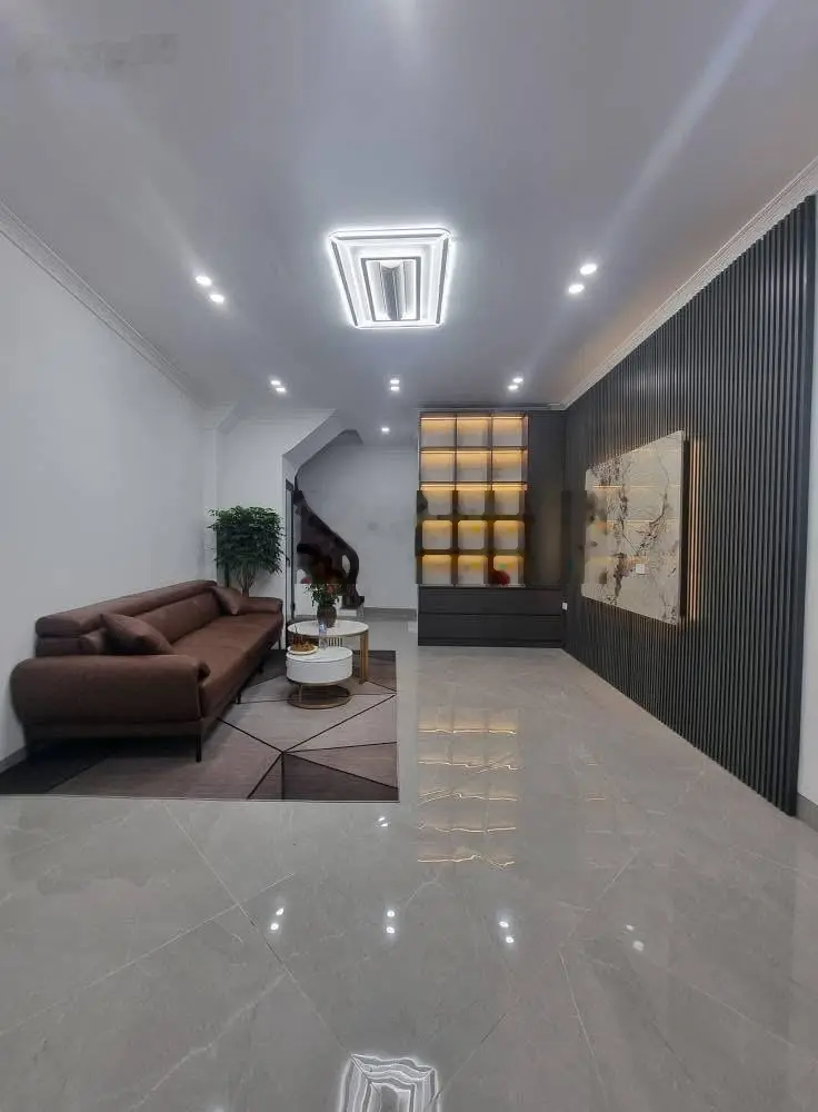 Nhà 6 tầng thang máy - ô tô đỗ cửa - đầy đủ nội thất