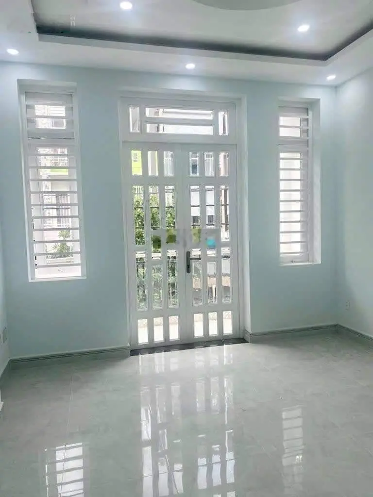 Nhà ngợp cần bán giá 2,45 tỷ VND tại Đường Bà Hom, Quận 6, đuờng vào 5m, SHR, công chứng trong ngay