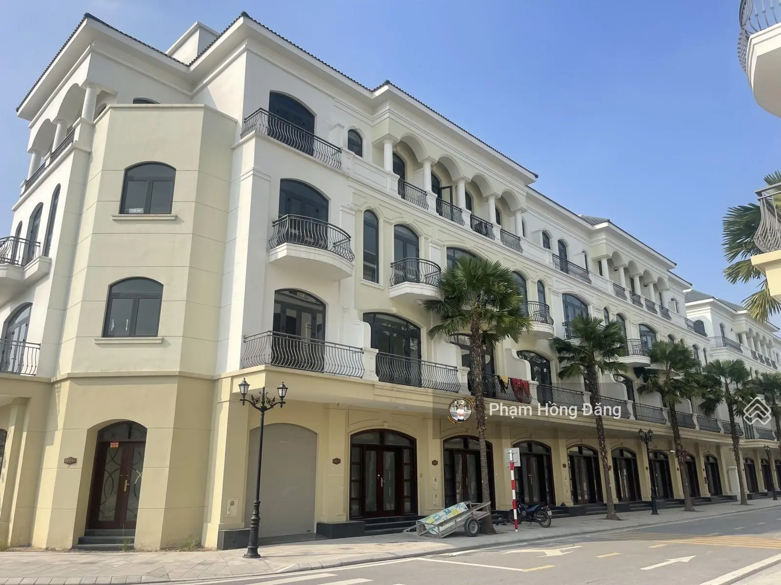 Độc Quyền Chà Là 9-5X: hoàn thiện 5 tầng-240m2 sử dụng, đối diện công viên-hướng đông nam 8.x tỷ