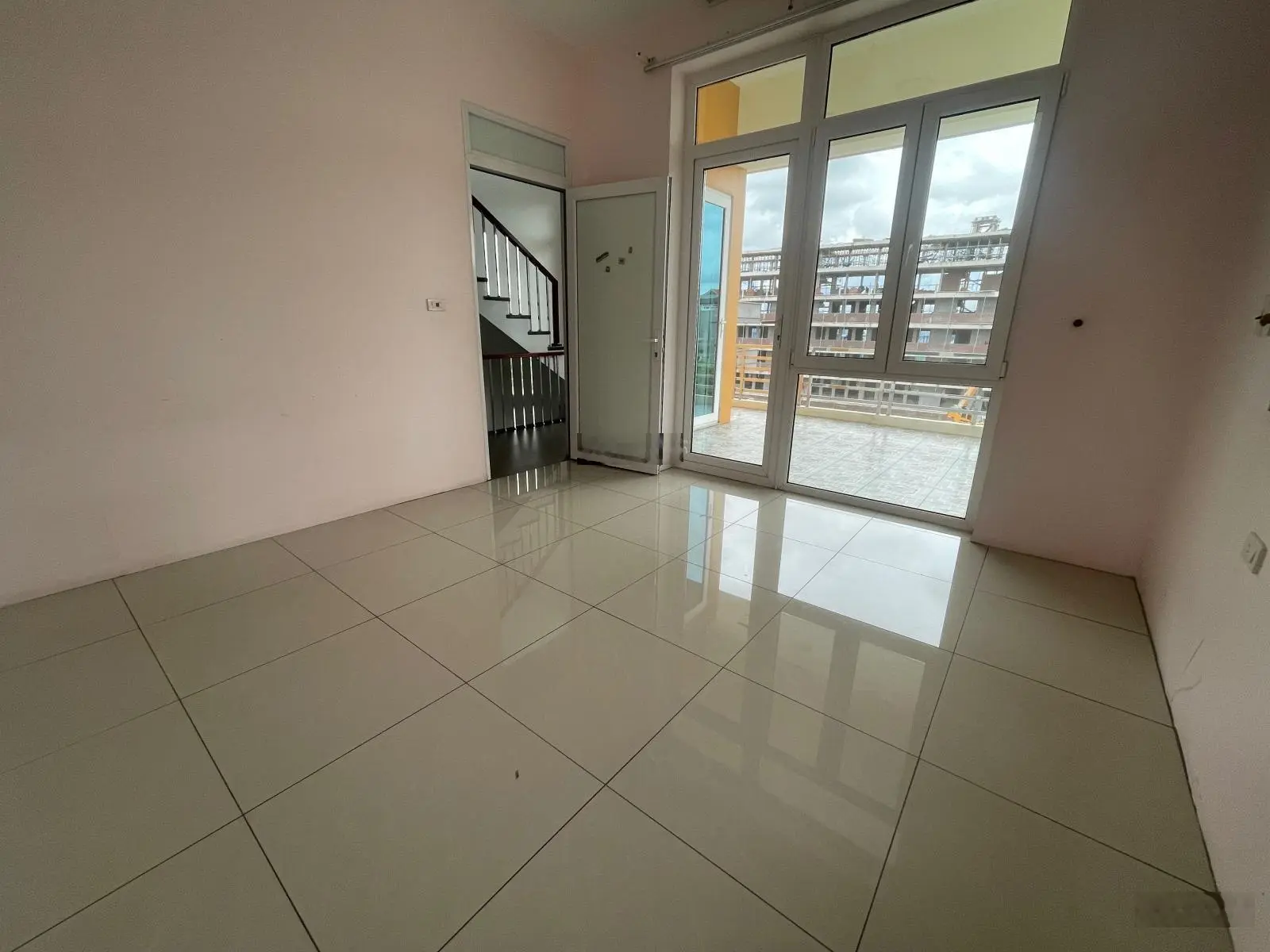 Bán nhà 4 tầng đối diện trường liên cấp Meri- Khu Vạn Phúc- Thanh Bình Tp Hải Dương.