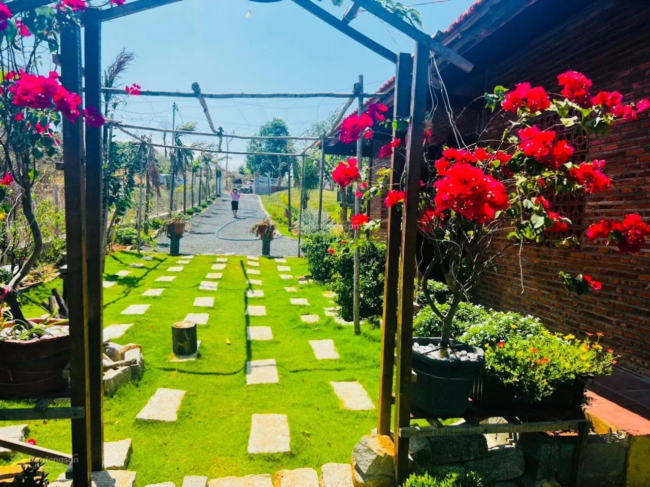 Chính chủ cần bán Wiew Nghĩ Dưỡng gần Biển Hồ Tràm 15p 15km giá 2.15 tỷ liên hệ 0909 170 ***