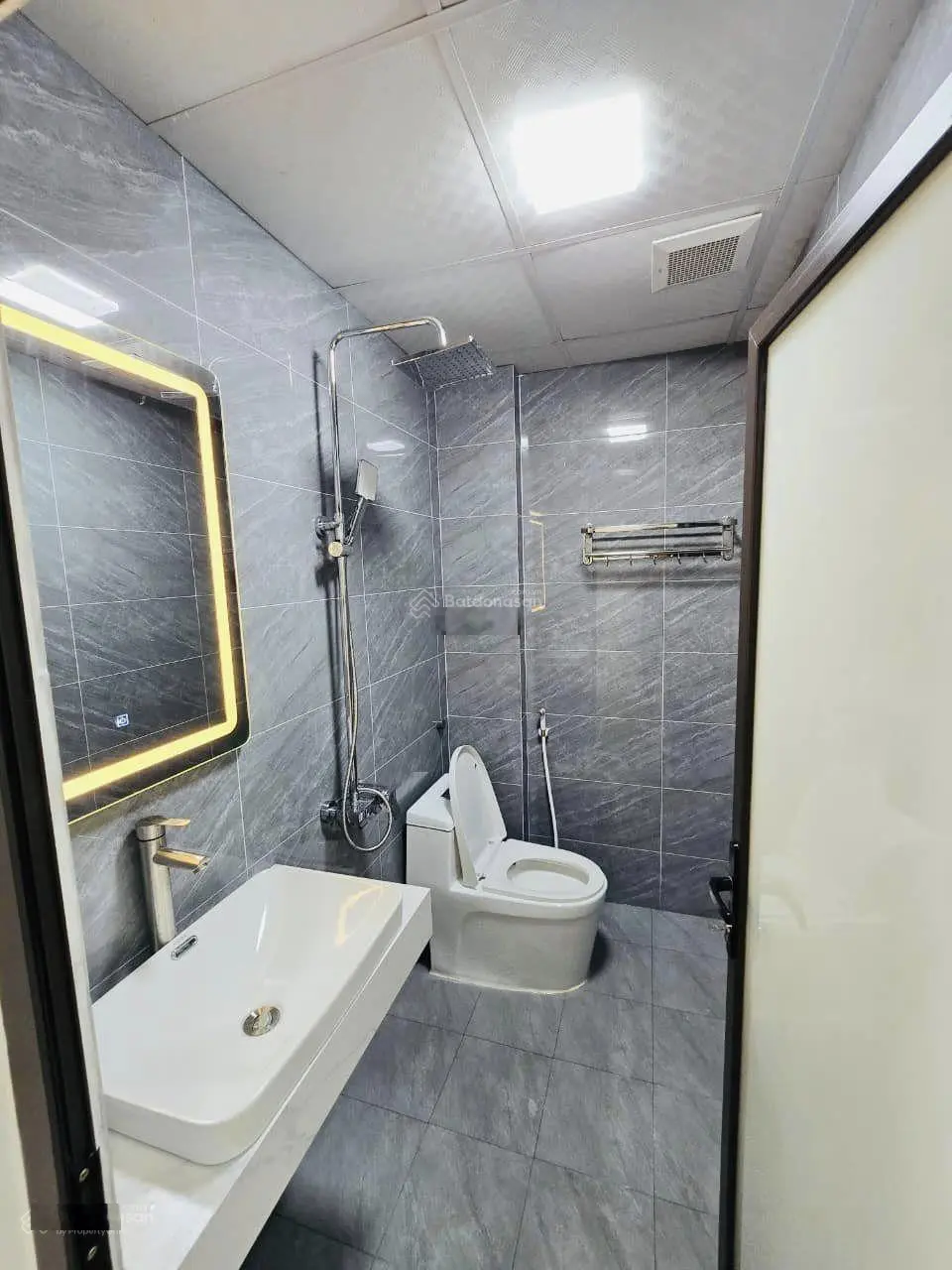 Cực ít nhà bán! bờ hồ Mai Anh Tuấn, ô tô tránh, thang máy, đẳng cấp, trong lành, cảm nhận cuộc sống