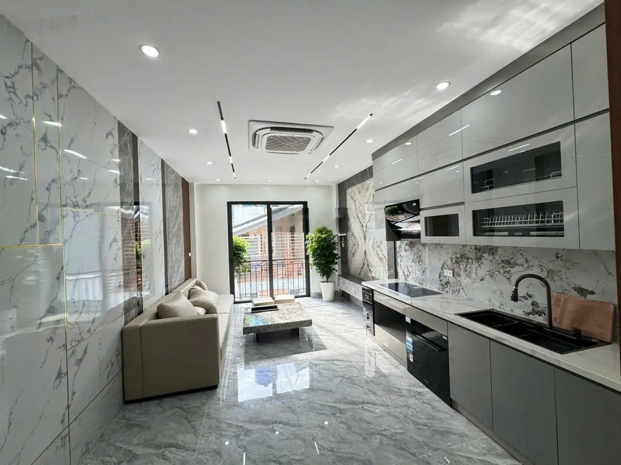 Nhỉnh 12 tỷ có ngay em chân dài nhà mới. Phố Lâm Hạ, Quận Long Biên