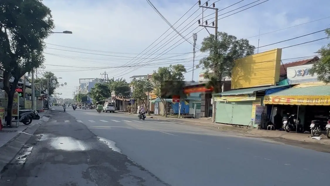 Nhà mặt tiền QL50 cách Chọ Cần Đước 200m