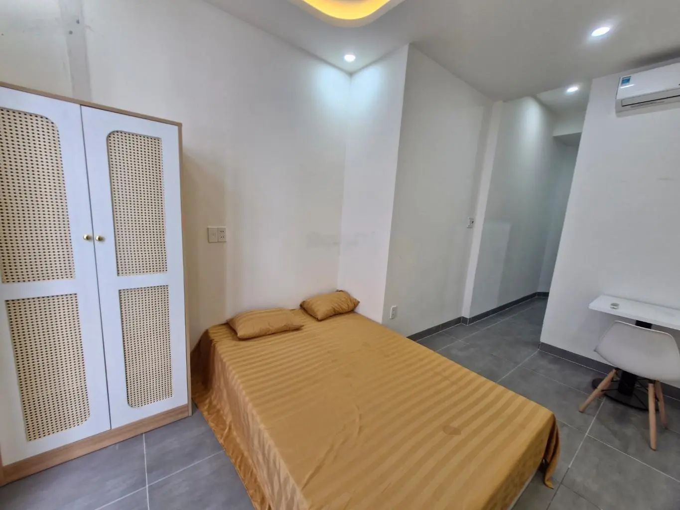 Bán nhà 3 tầng, đường 8m, ngay Hoàng Diệu 2, Linh Chiểu, Thủ Đức, chỉ 6 tỷ