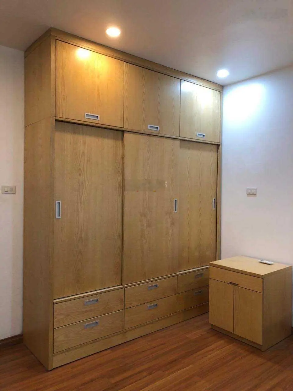 Gia chủ tôi cần bán căn hộ 60m2 tại Resco Cổ Nhuế full NT BC ĐN giá 2,6 tỷ BP có TL
