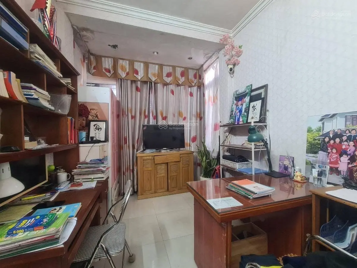 Bán gấp - ô tô đỗ cửa - Phạm Ngọc Thạch - Đống Đa - DT: 40m2/4tầng * nhỉnh 11 tỷ
