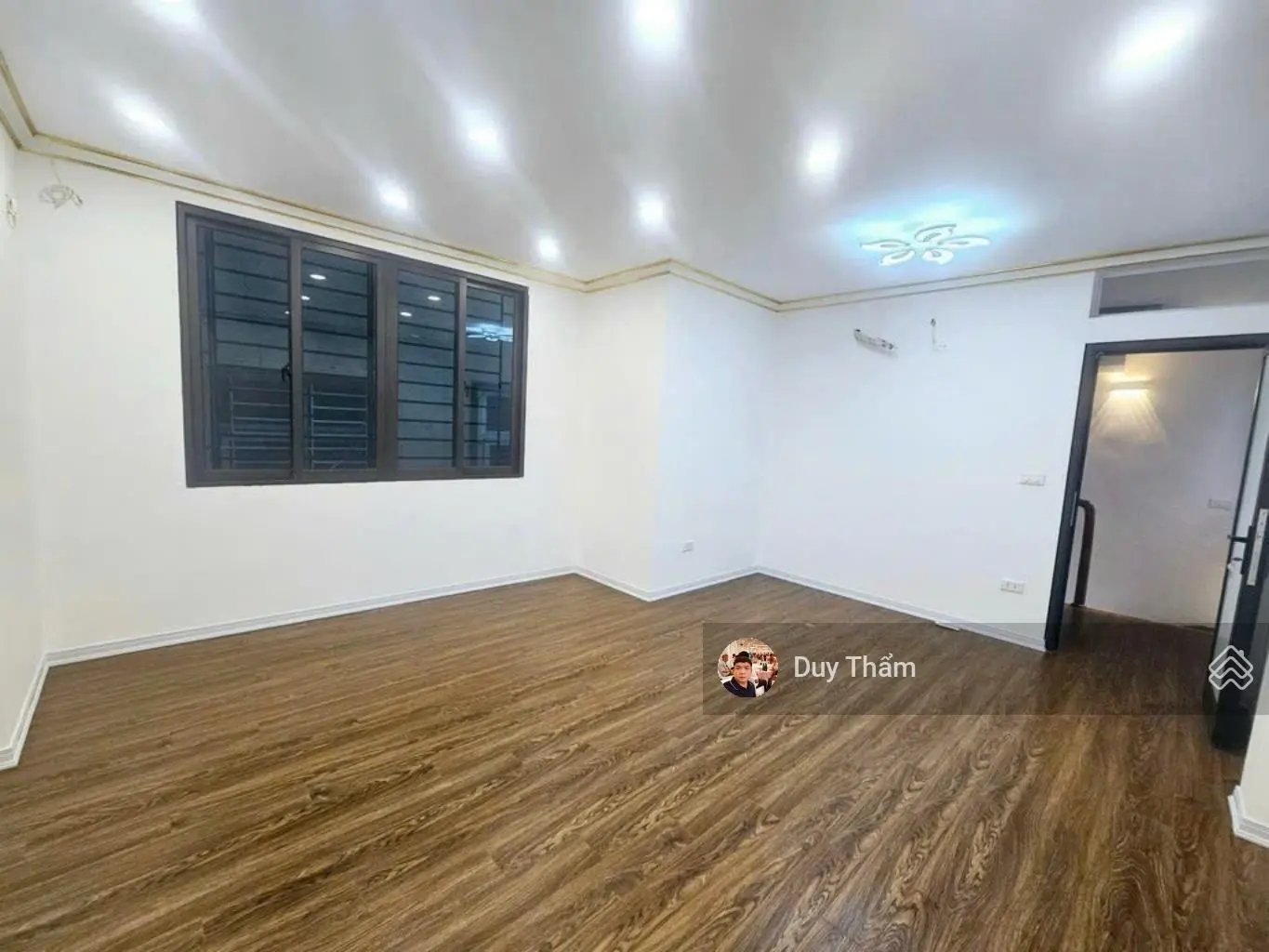 Bán nhà mặt phố hồ tùng mậu - vị trí kim cương - 9,8 tỷ - 6 tầng - kinh doanh - ngã tư lớn