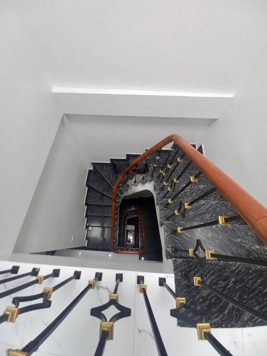 Chính chủ bán nhà trường chinh - 38m - 4 tầng - mt 3.1m - giá 12.5 tỷ - kinh doanh - ô tô đỗ cửa