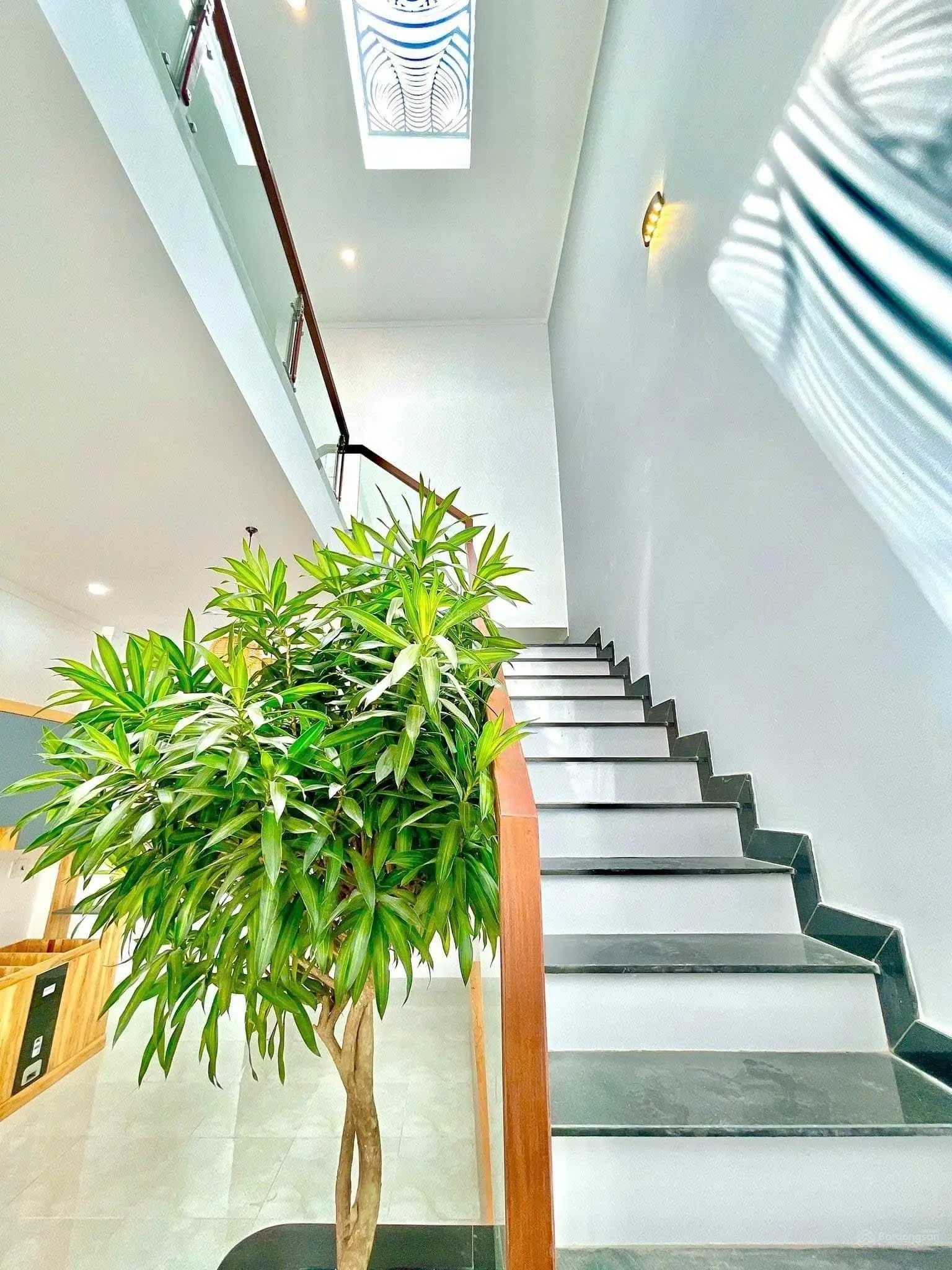 Nhà đẹp full nội thất- tây thạnh tân phú - 90m2 1 lầu- 2pn- giá 3 tỷ