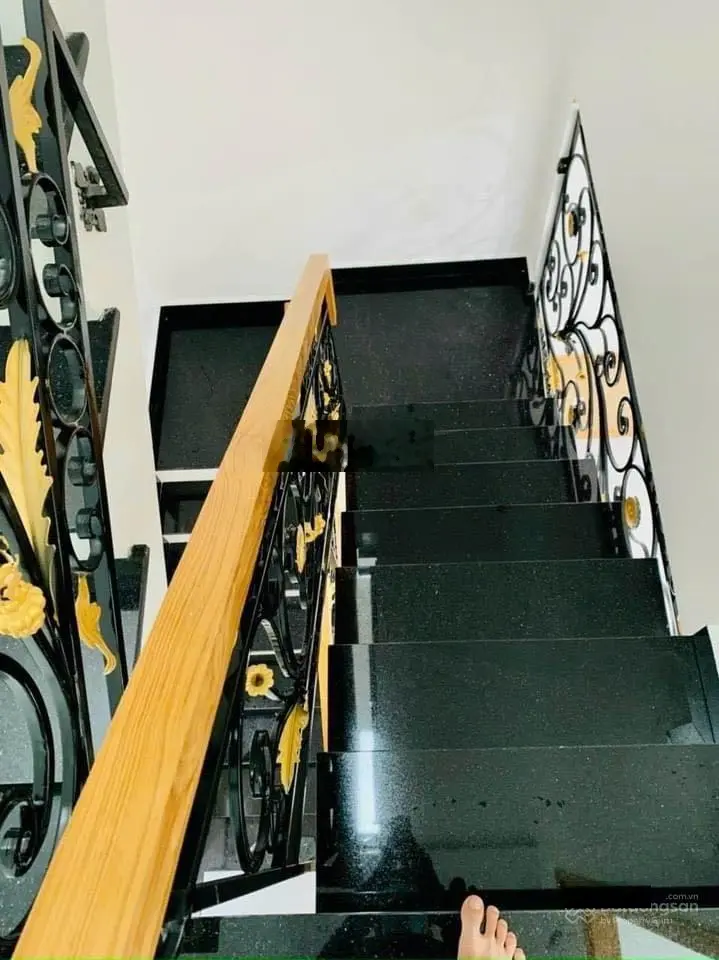 Chủ gửi bán ra căn nhà Đinh Điền, Tân Bình - 56m2 - Cách chợ Phạm Văn Hai 20m, sổ riêng