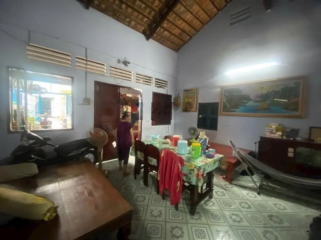 Chỉ 6,x tỷ, nhà MTKD 130m2 ngang 7m. gần Chợ Phước Long B, Đường Đỗ Xuân Hợp. Gần ngã 4 Bình Thái.