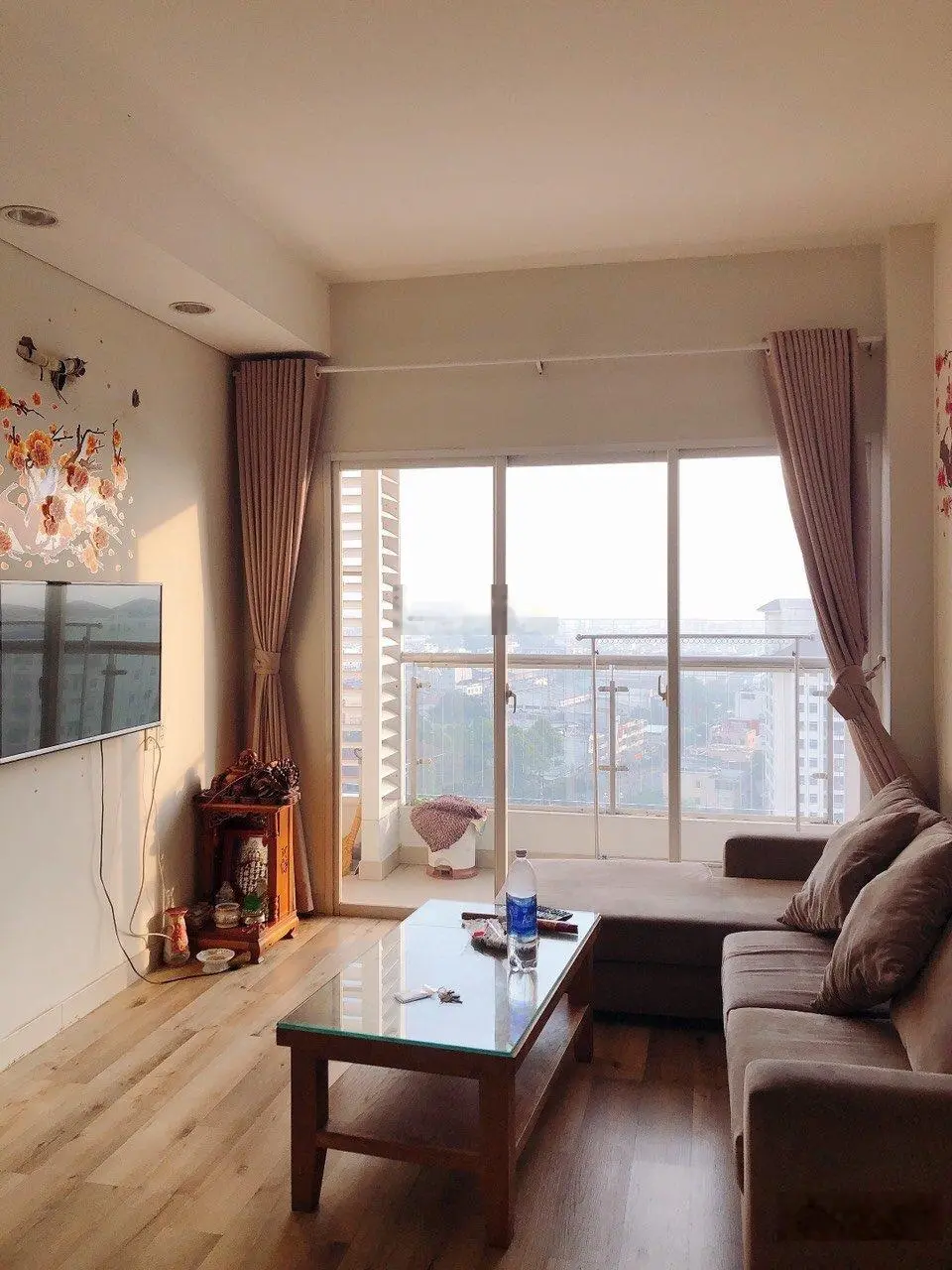 Bán căn hộ Hoa Sen view Đầm Sen, 94m2, 3 phòng ngủ, 2 nhà vệ sinh, sổ hồng sẵn, giá 5.760 tỉ
