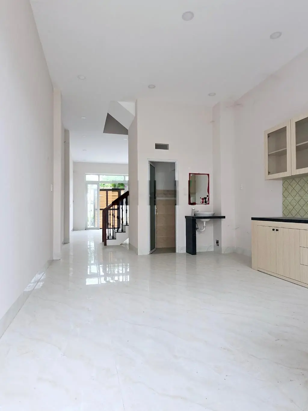 Xe hơi 2 làn - nhà đẹp 2 tầng - 70m2 - long bình quận 9 - chỉ 4tỷ4