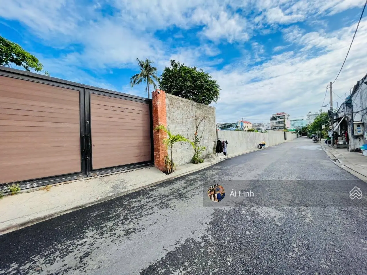 Bán biệt thự sân vườn DT 705m2 (19x37) đường nhựa 6m sát mặt tiền ĐS 2 Trường Thọ sẵn HĐT 200tr/th