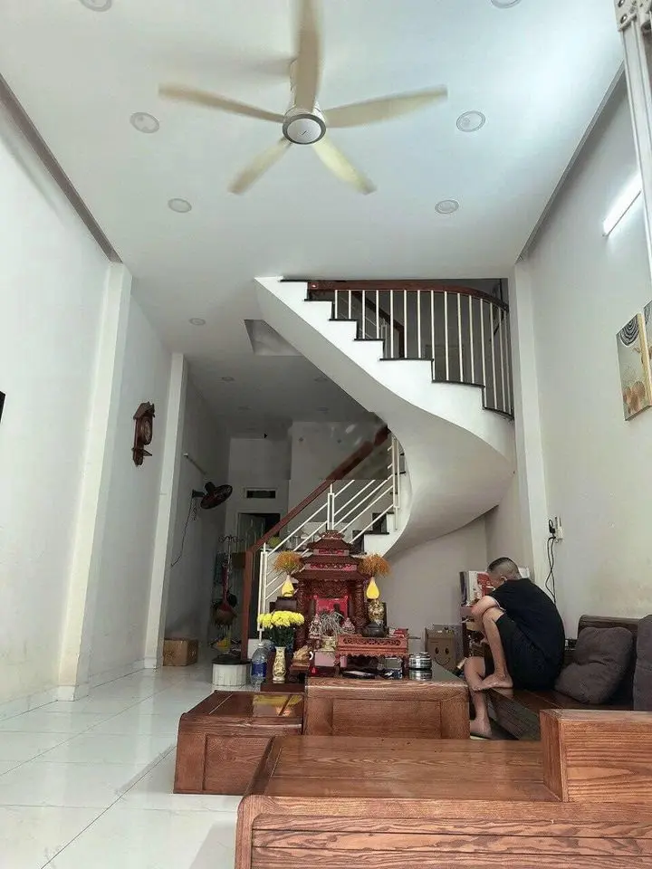KD lỗ nợ NH bán nhà 1T1L Âu Dương Lân P2 Q8 SHR 64,23m²/ 980TR, SHR