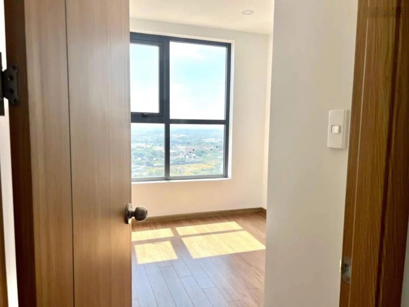 Chính Chủ Ngộp Ngân Hàng Cần Bán Lỗ Gấp 2PN-2WC Bcons Plaza, Giá 1,650 tỷ. Bán Nhanh Trong Tuần