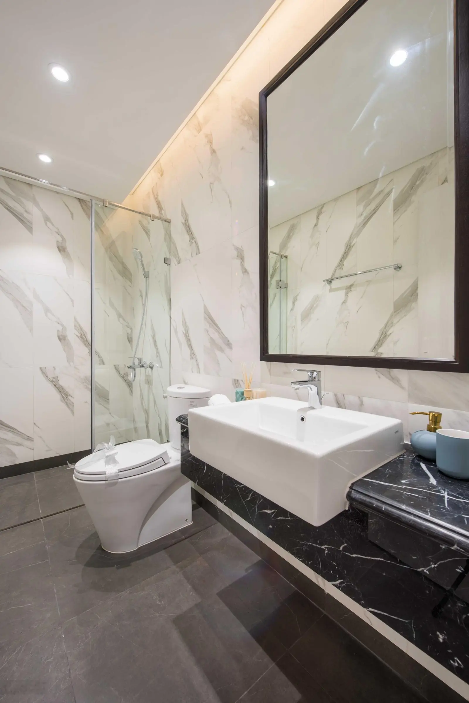 Bán căn góc 108m2 Đông nam mát tầng trung 18-19, view cực đẹp