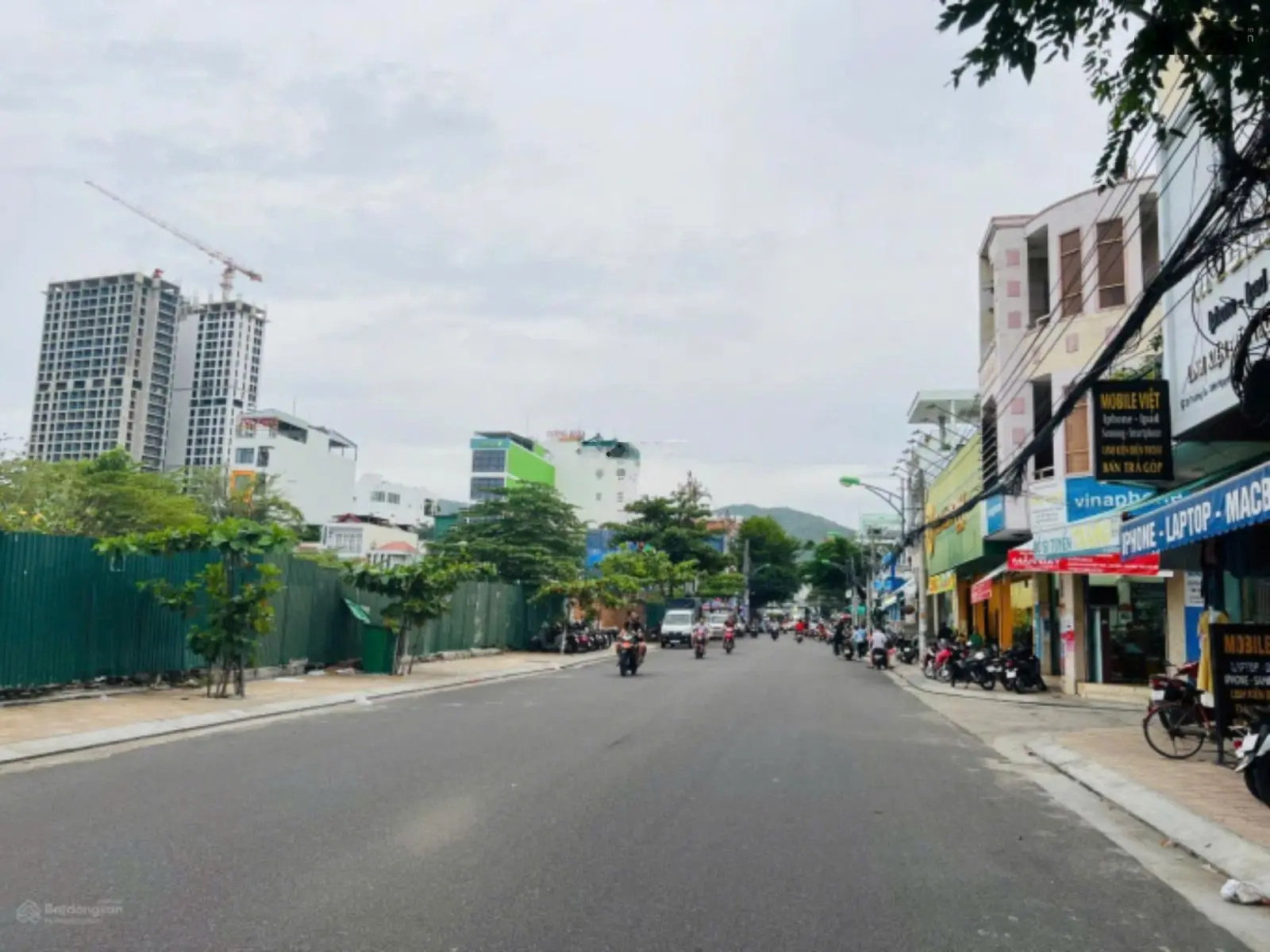 Bán nhà phố 3 tầng mặt tiền đường Trường Sa - Chợ Bình Tân - Nha Trang