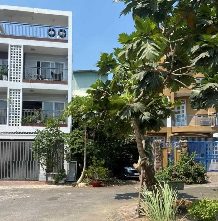 Bán gấp nền đất 4.5x20m (90m2) đường 25m - KDC Nam Long, sát Global City - giá bán 8,6 tỷ