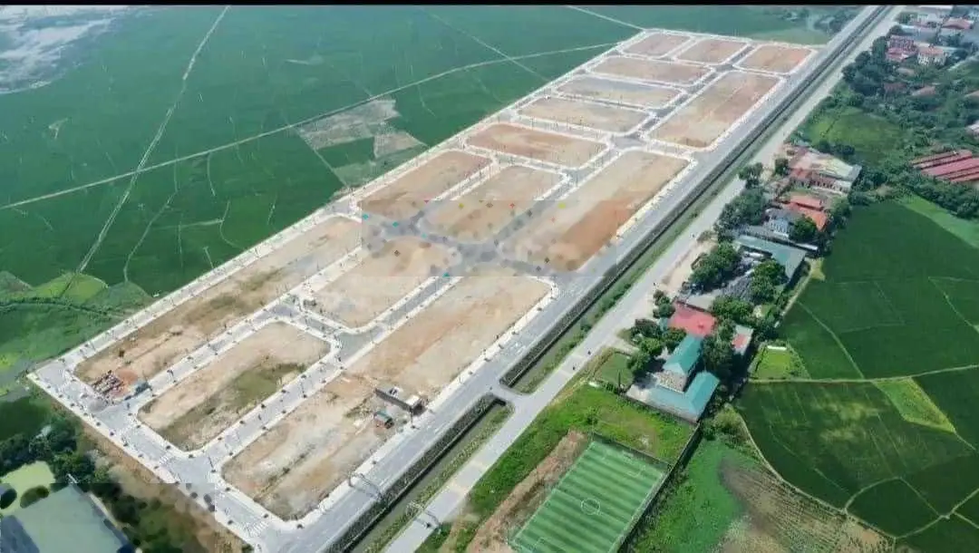Bán ô đất lk8-16 sát ô góc đồng và bác thị trấn Lâm Thao Phú Thọ chính chủ . Diện tích 100m2 .