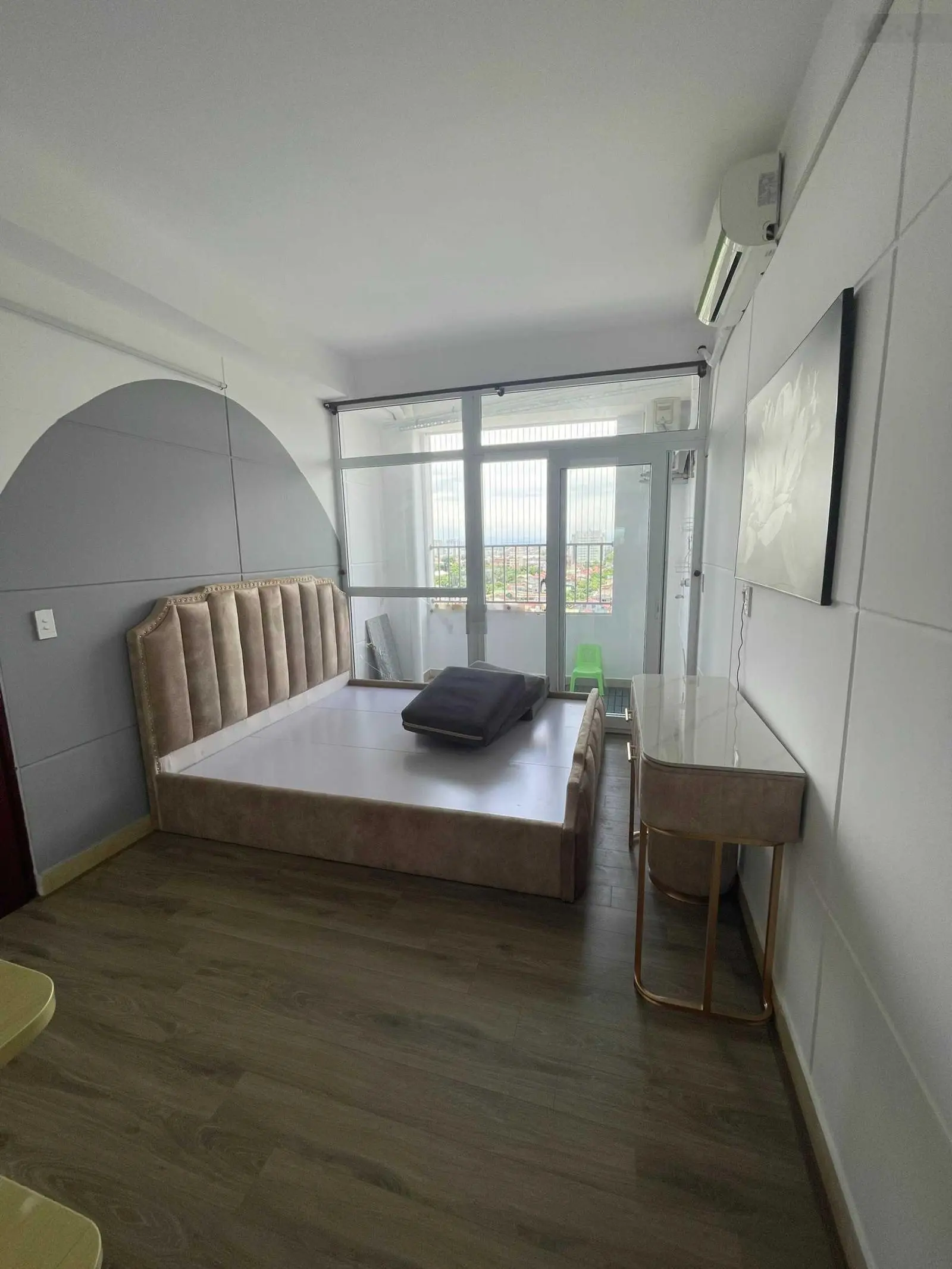 Có lốt ô tô, có hỗ trợ cho vay trả góp. Chung cư Kim Trường Thi, LH: 0948 477 ***