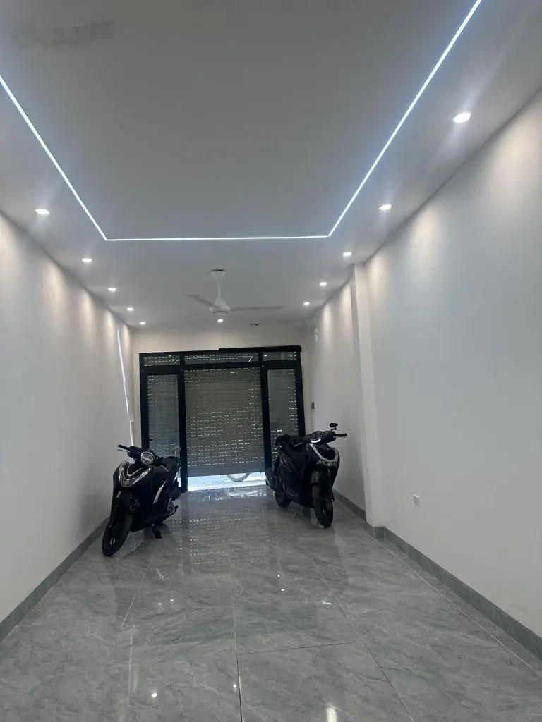Bán nhà Âu Cơ - Tứ Liên nhà mới ở luôn 48m2 6 tầng thang máy, mặt tiền 3,6m oto vào nhà 15,25tỷ