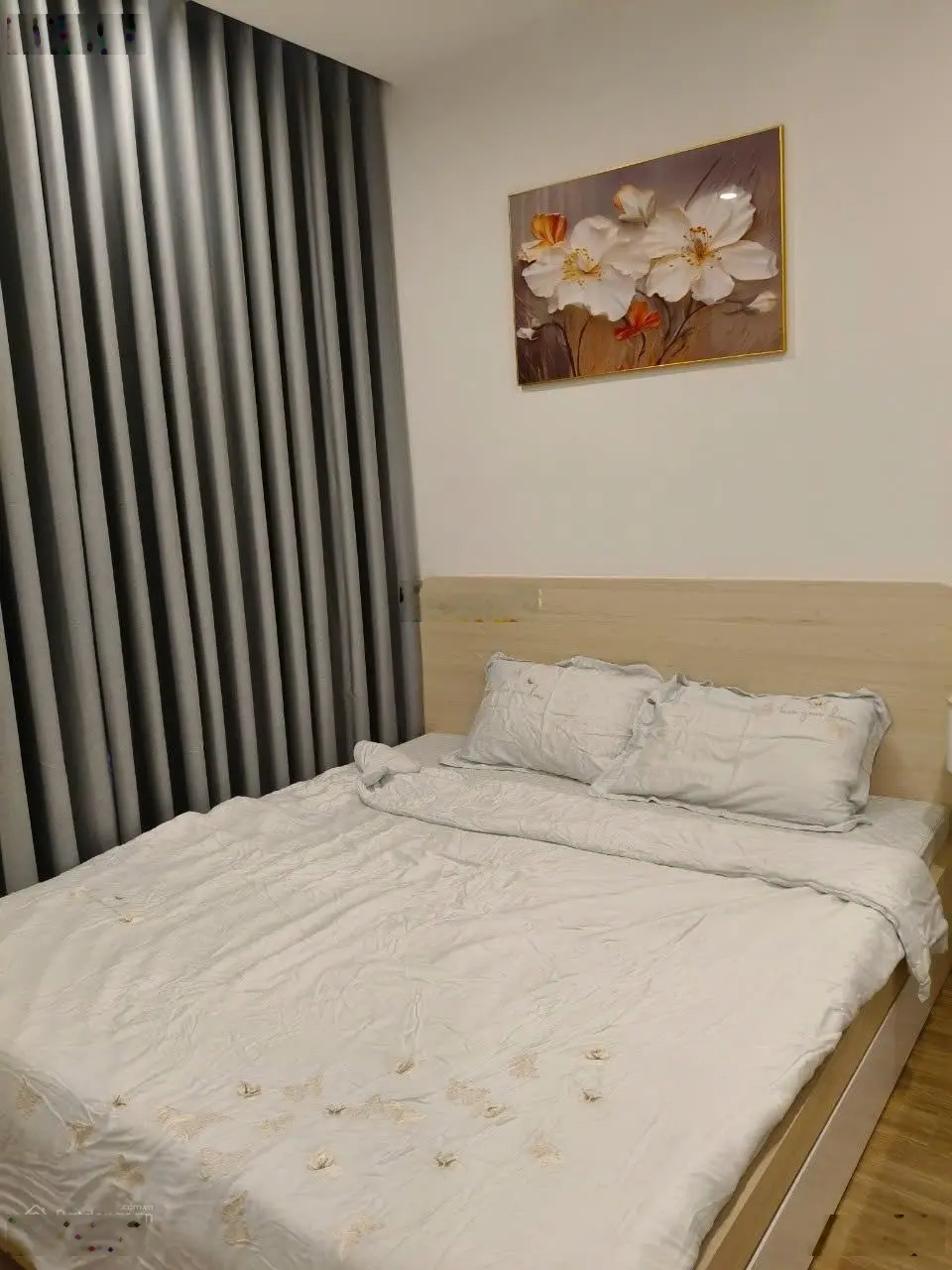 Chính chủ cần bán căn 2N2VS 53m2 full đồ , toà P1 tầng trung hướng tây nam view bể bơi,quảng trường