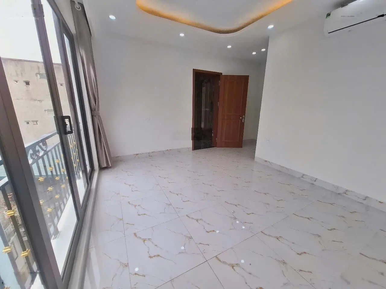 Nhà mới đường 18m - mỗ lao vị trí siêu đẹp 5 tầng thang máy - mt 6.4m