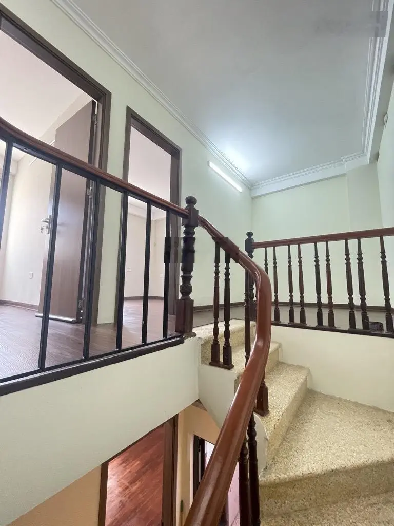 Bán nhà Ô Chợ Dừa, nhà ngõ nông mặt tiền rộng, kinh doanh tốt. Chào 6.9 tỷ còn TL. Nói k vs tin ảo
