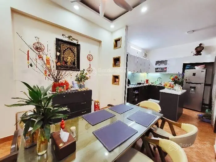 Bán nhà phố Vân Đồn cách 1 nhà ra phố ôtô tránh - Nhà mới 5 tầng - 4PN. Giá: 5,7tỷ. LH: 0779 548 ***