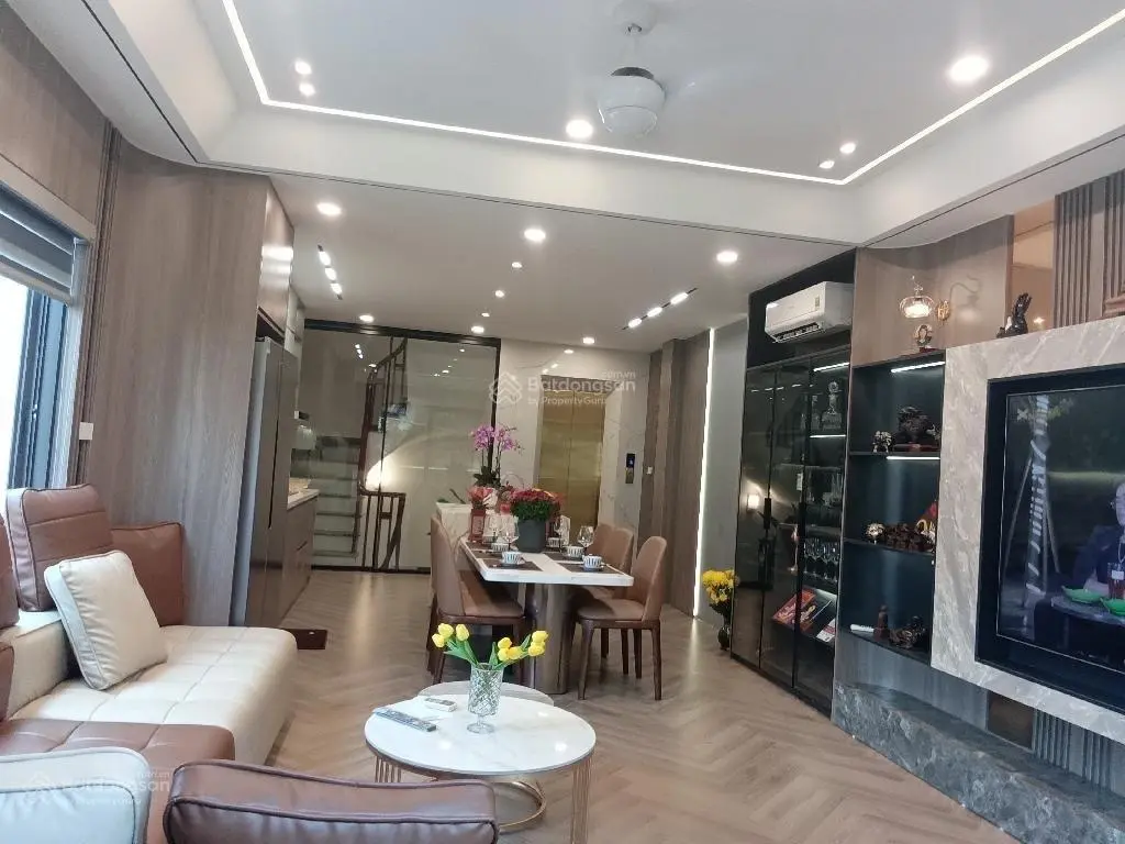 Siêu phẩm 7 tầng thang máy - gara ô tô, ngõ ô tô tải tránh - mới kính coong - Ngô Gia Tự - 13.2 tỷ