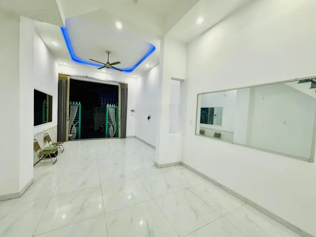Nhà 3 tầng kiên cố - 62m2 - đường 5m ngay chợ đống đa - nhỉnh 4 tỷ