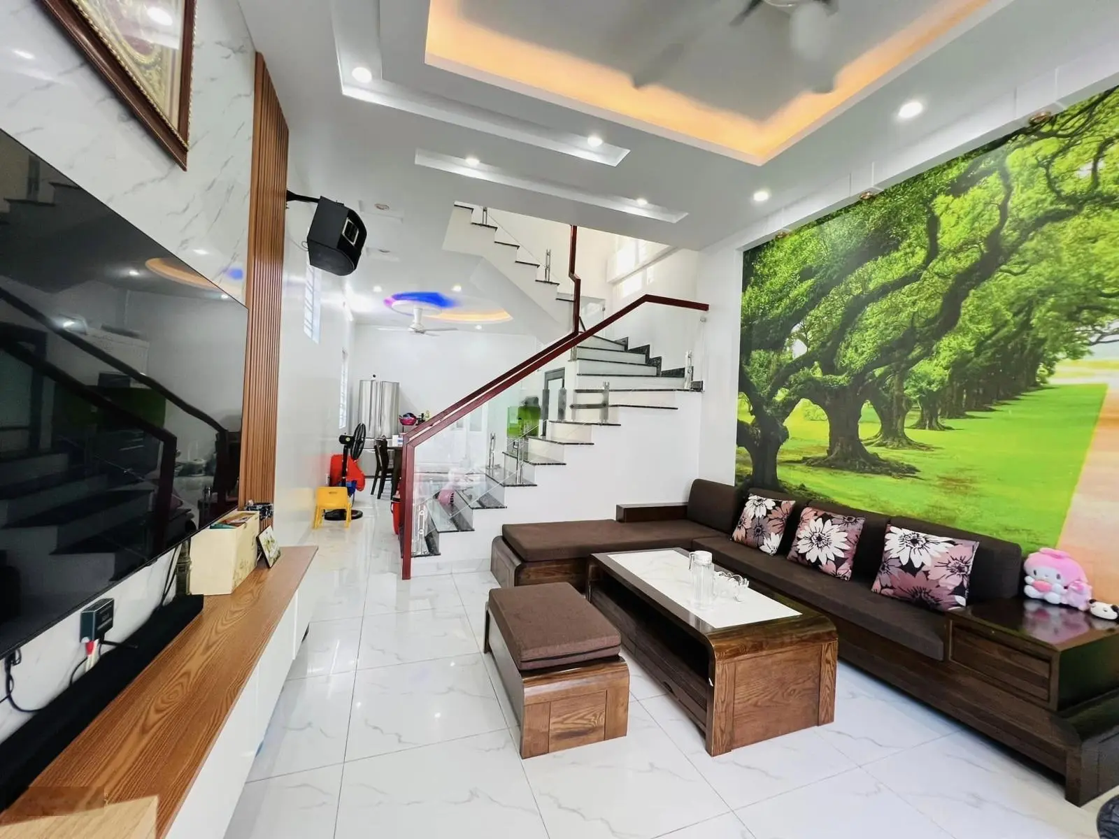 Nhà dân xây 3 tầng tại Sở Dầu, Hồng Bàng 47m2, ô tô đậu cửa chỉ khoảng 3 tỷ x