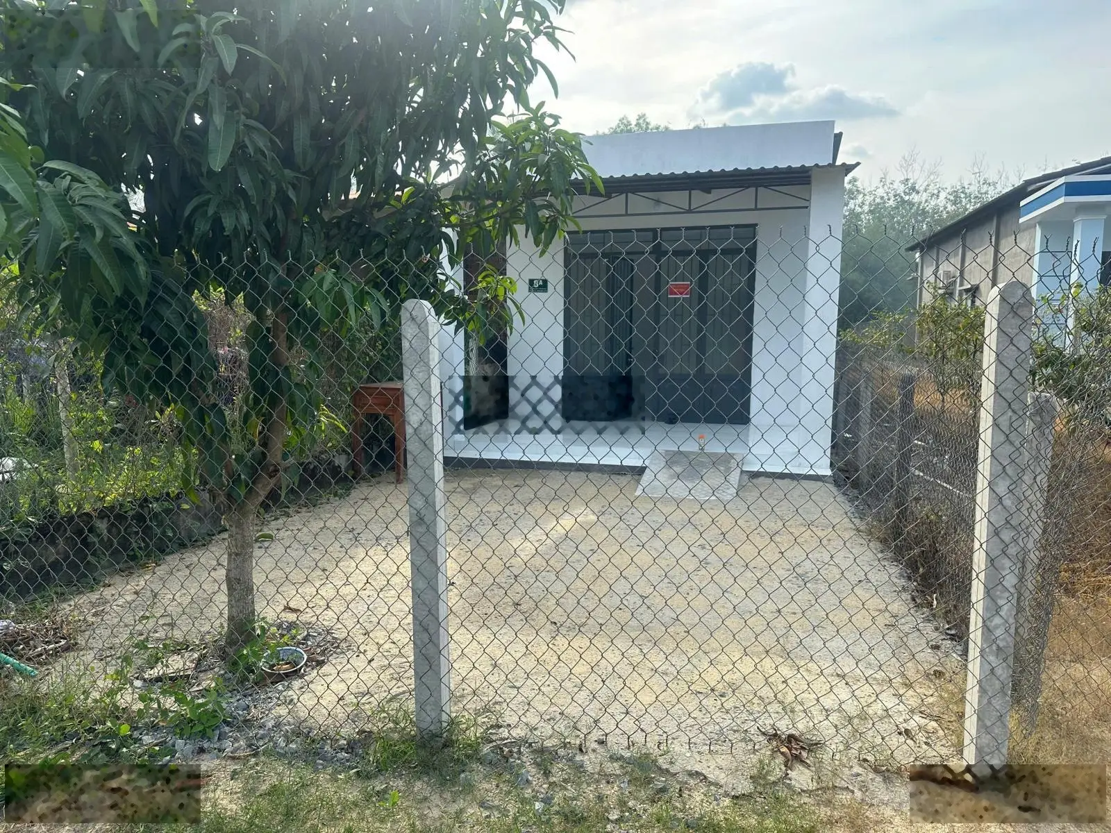 Nhà hoàn thiện ở ngay 130 m2, 100% thổ cư, thoáng sạch, đất phong thủy tốt, chính chủ, gần tiện ích