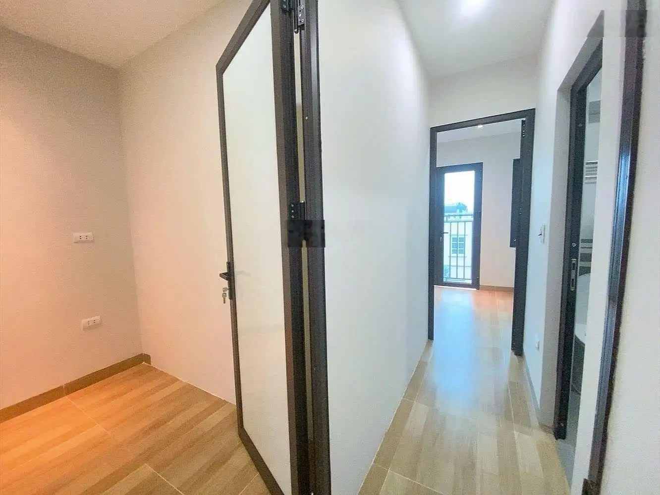 Bán gấp nhà riêng 5 tầng dân xây tại đường thanh lãm,ô tô đỗ cửa giá tốt nhất chỉ 5,5 tỷ vnd