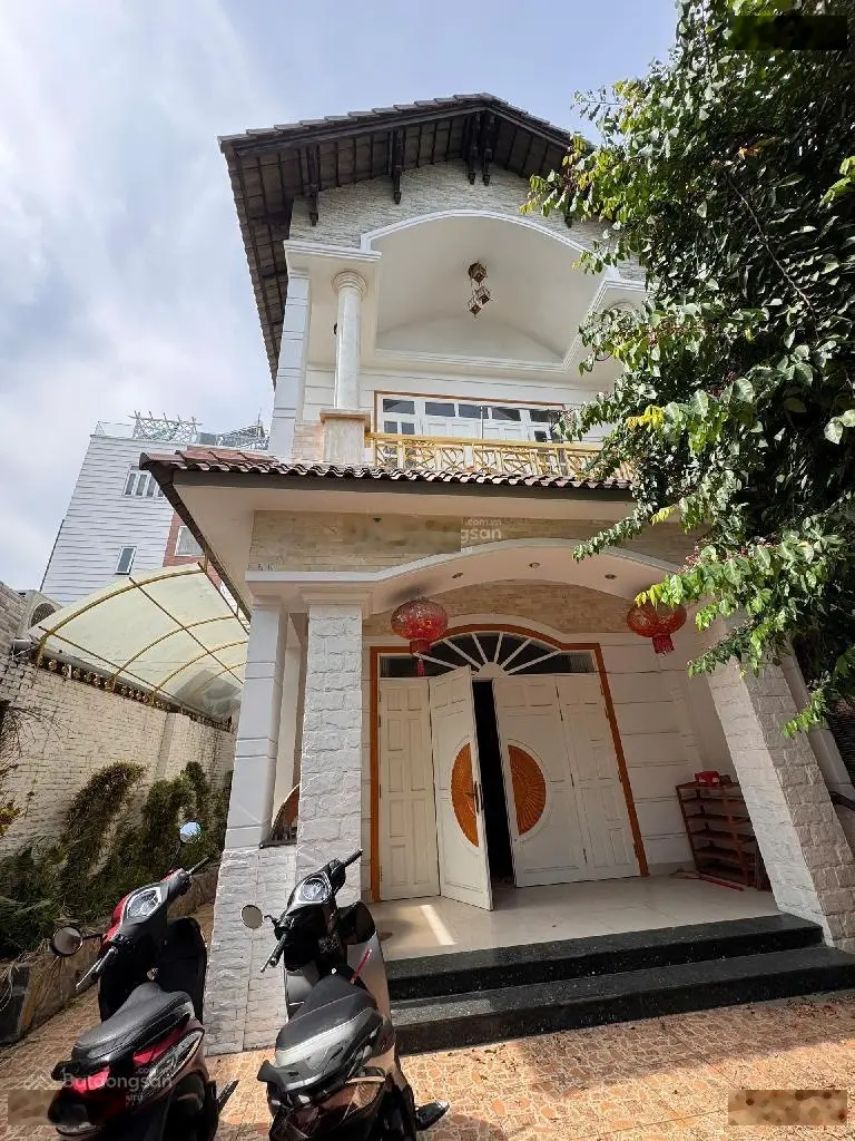 Nhà 2 tầng, HXH, Dt: 172m², ngang 9.53m, không có căn thứ 2 so sánh, chỉ 11,2 tỷ thương lượng