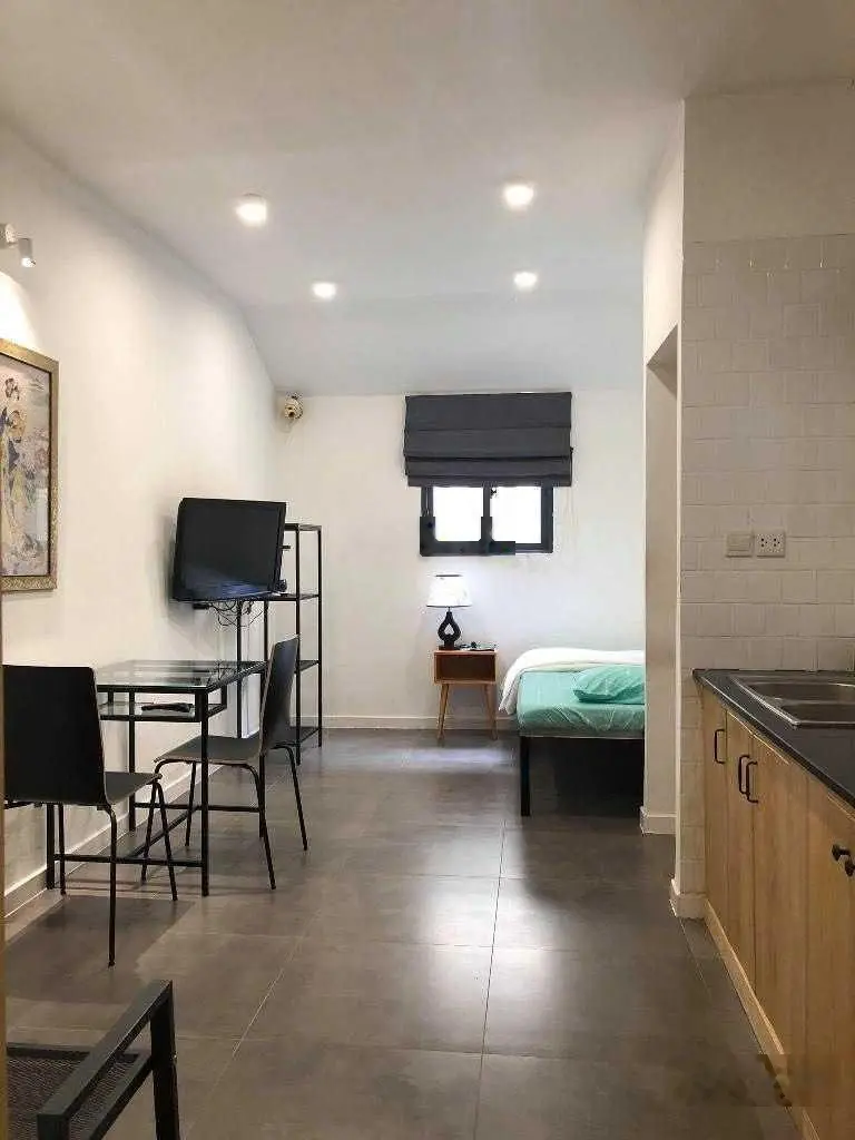 Bán nhà Kd dịch vụ - đường Tô Hiến Thành - Quận 10