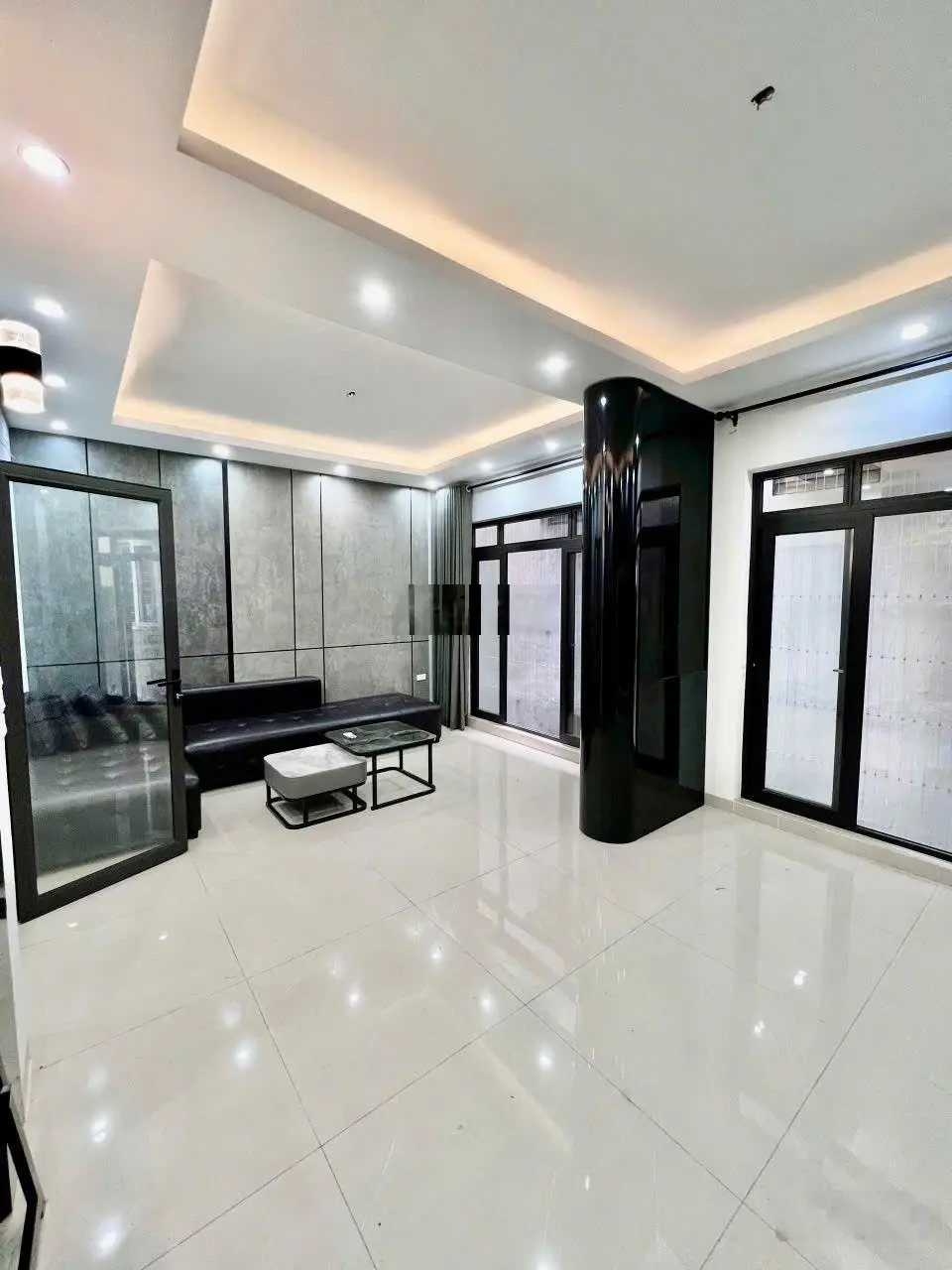 Cần Bán gấp nhà riêng 5 tầng tại Nguyễn Văn Cừ, 9,5 tỷ, 50m mới kính koong