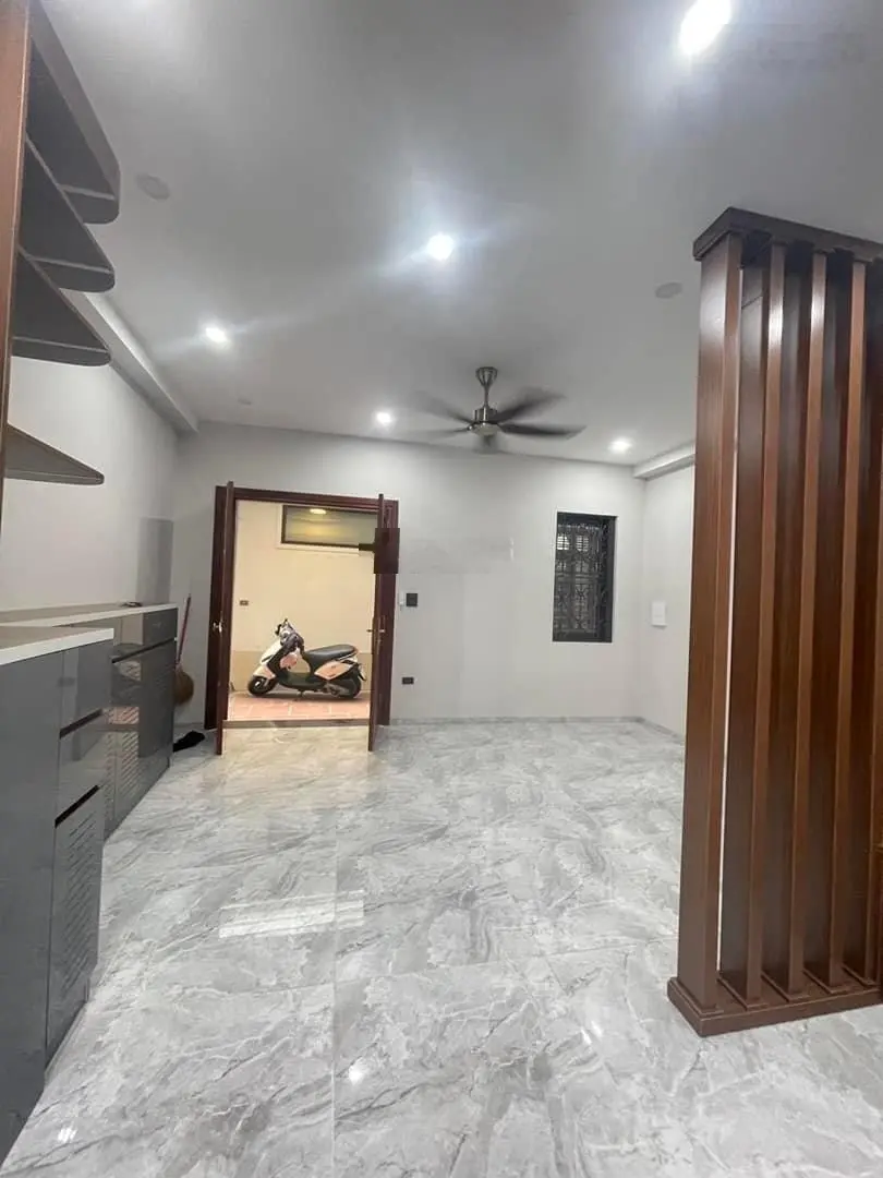 Bán nhà Văn Cao Ba Đình 100% tin thât
41m2 - 5.3m MT 6.7 tỷ Nhà tuyệt đẹp thiết kế hưởng