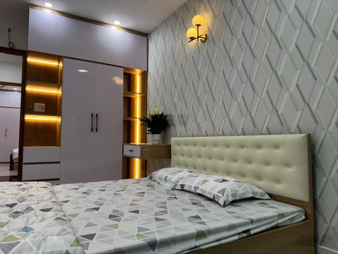 Nhà 1 trệt 1 lửng 3 lầu ngay Hà Huy Giáp vô 15m