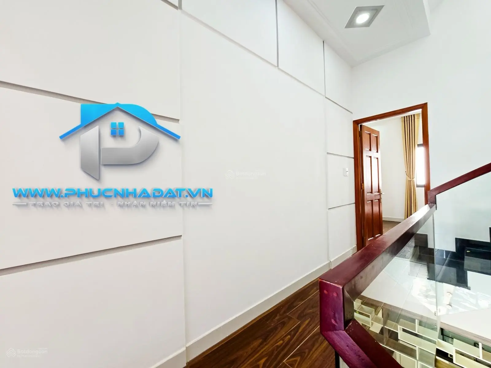Bí quá Anh Lý xả hàng căn nhà phố hiện đại đường xe hơi Đào Tông Nguyên Nhà Bè - Giá 6.3 tỷ, 4x14m