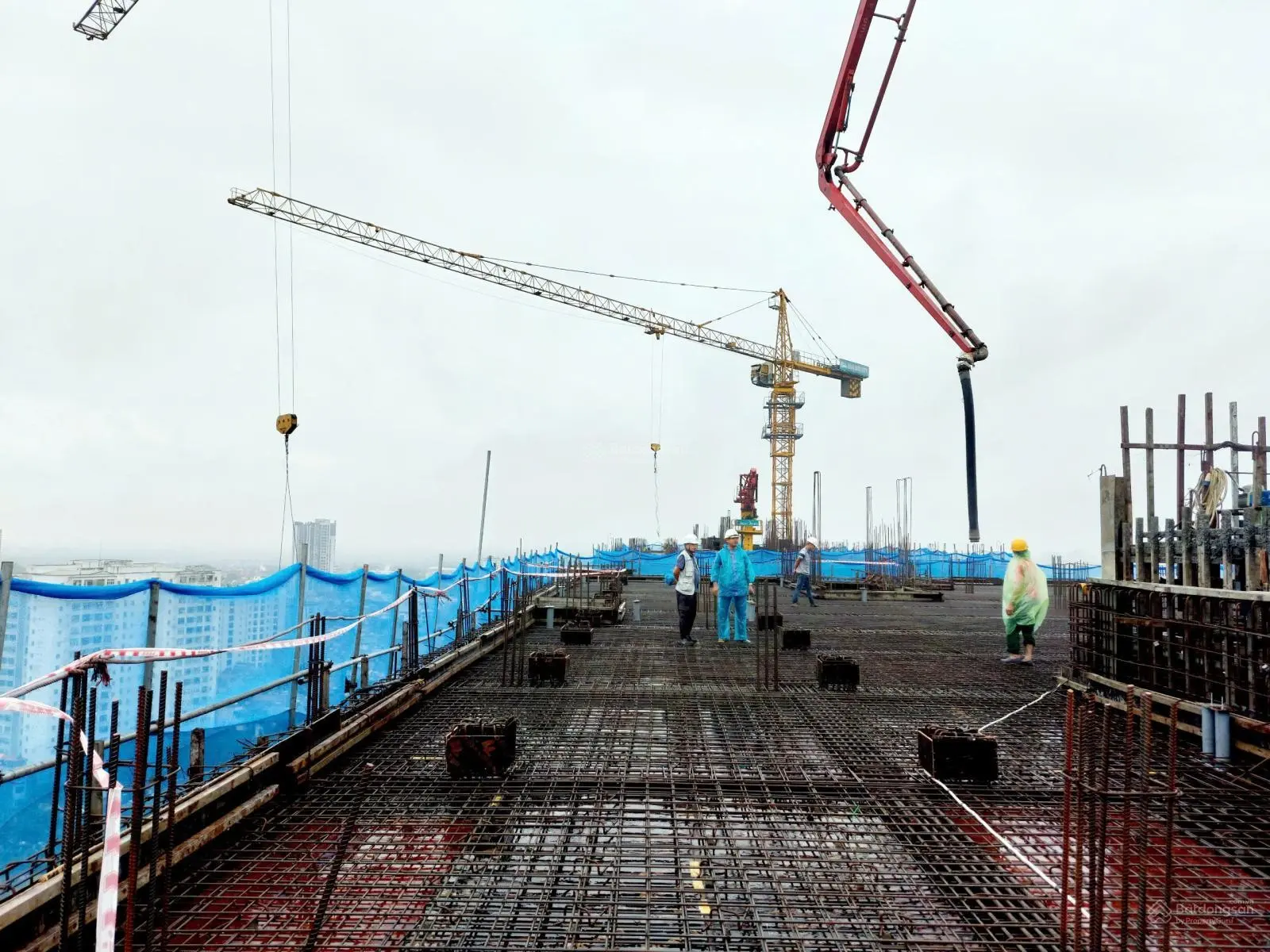 Bán quỹ căn 101m2( 3pn+ 2vs)- giá 56 triệu/m2- bc đông nam- view hồ cực đẹp