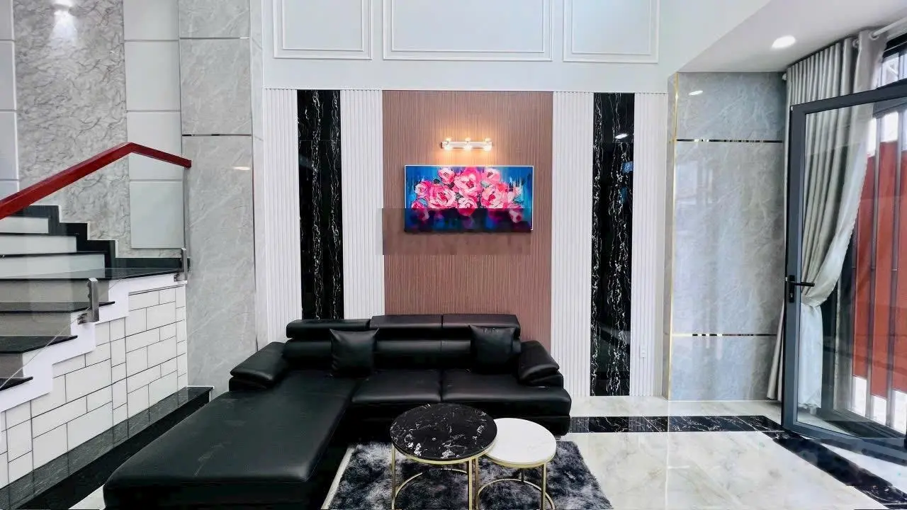 Tôi cần bán gấp căn nhà Nghĩa Phát, Tân Bình giá 3tỷ3/46,5m2. Đủ nội thất, Sổ hoàn công 1trệt2lầu