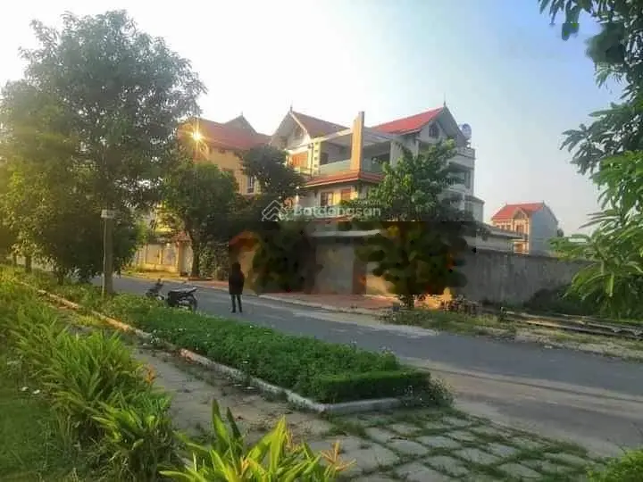 Bán lô đất đối diện cổng dự án Phố Nối House