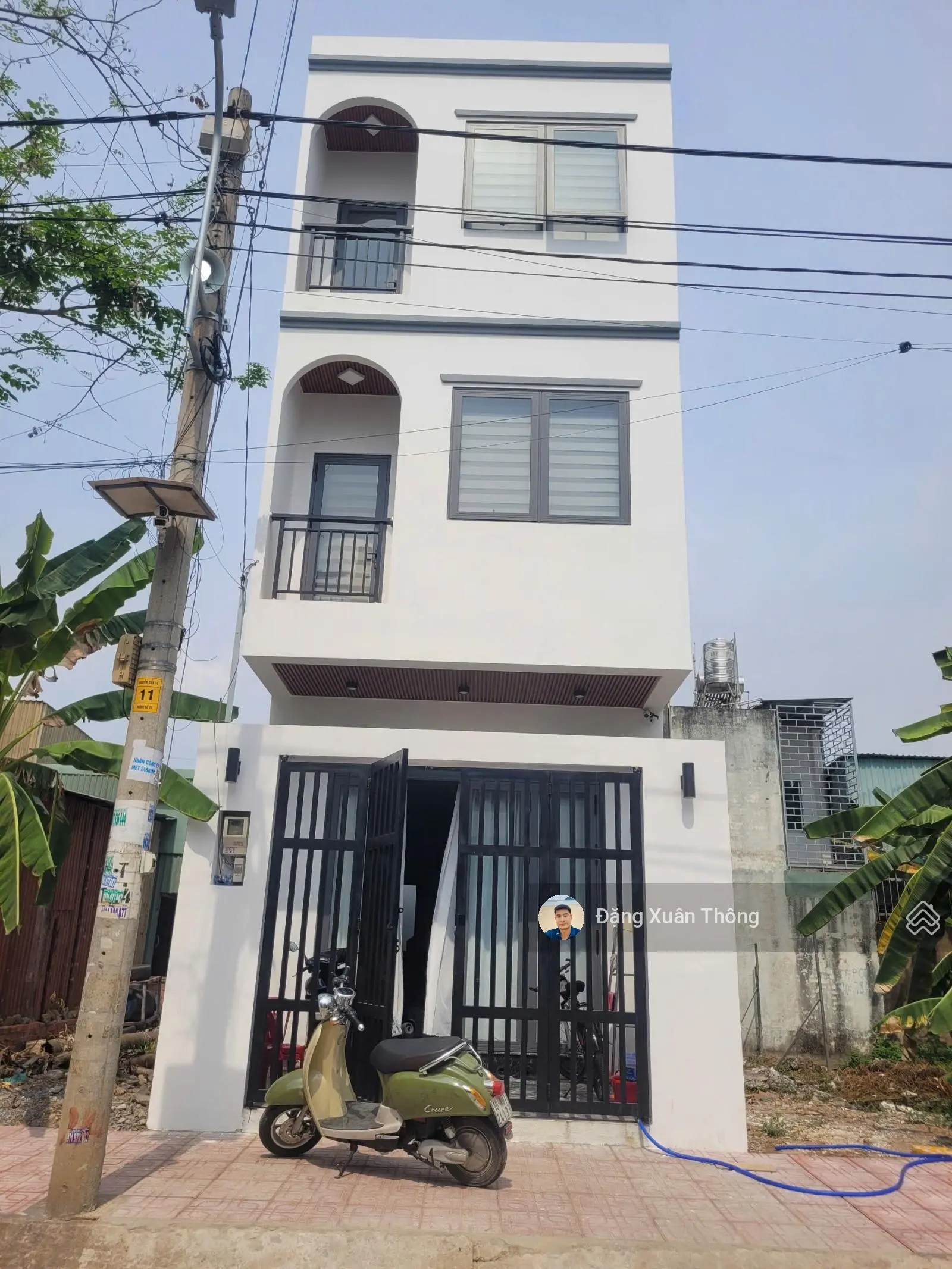Nhà 1 Trệt 2 lầu Hiện Đại Gần Vin Quận 9, Vào Ở Ngay, Giá 5,3 tỷ, Đường 10m Vỉa hè Rộng, Văn Minh