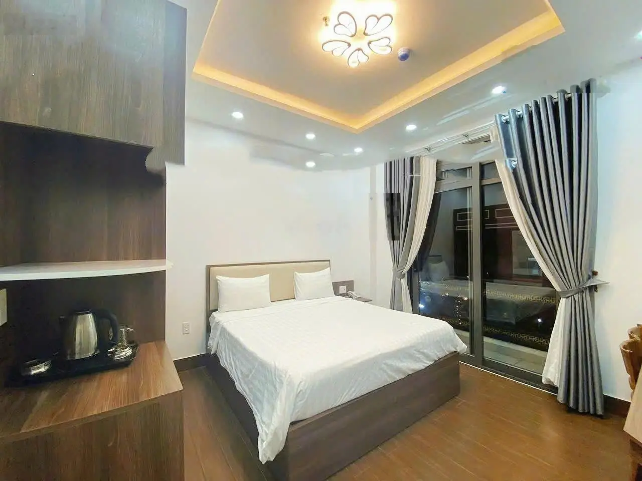 Gấp, khách sạn 5 tầng Linh Đông - Tp. Thủ Đức - doanh thu 400triệu/tháng, ngang 8m siêu đẹp