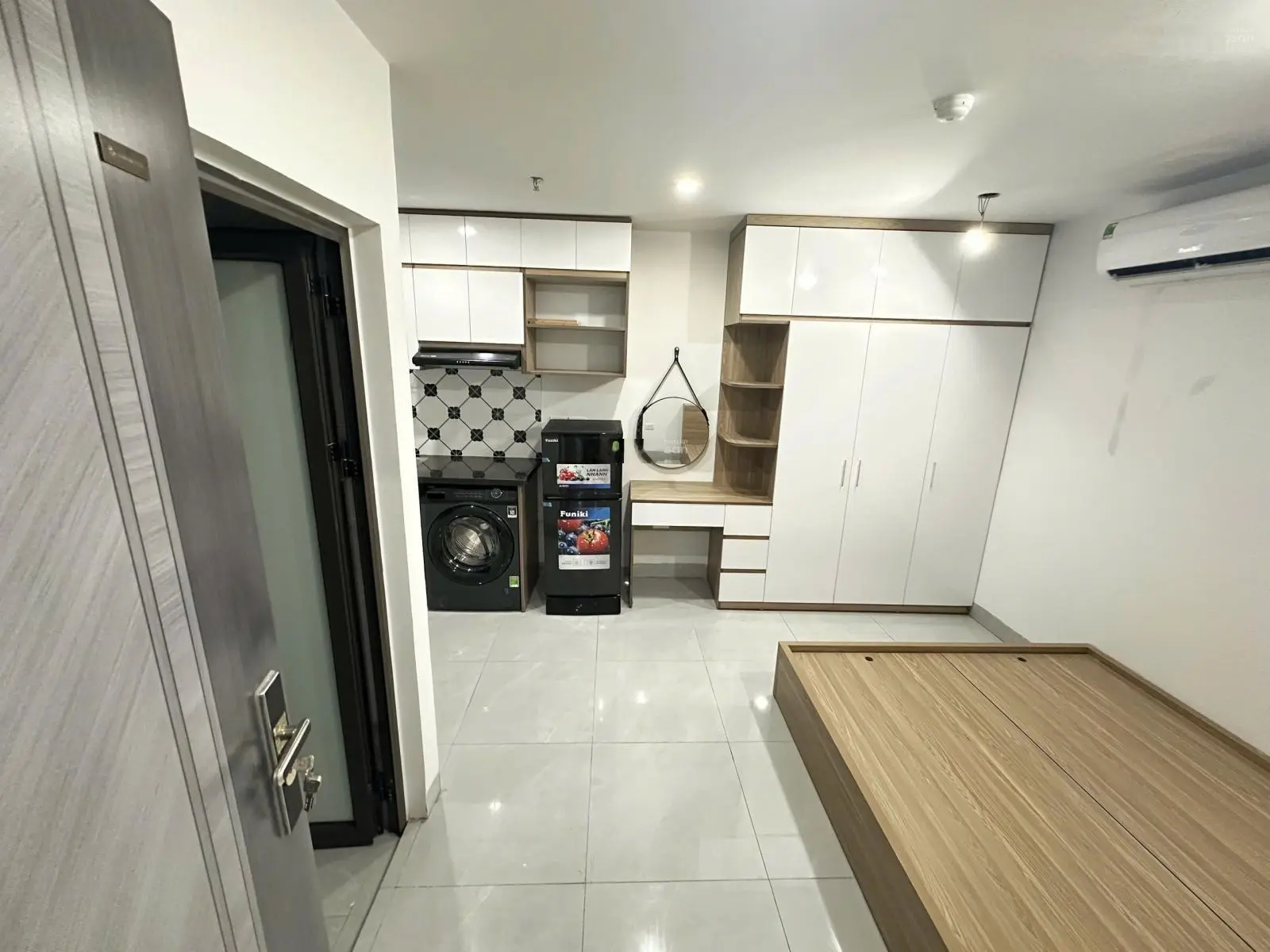 Toà chdv Mễ Trì Hạ, Nam Từ Liêm 61m*7t, mt 5m 17 căn hộ máy giặt riêng, ô tô 50m, dòng tiền 85tr/th